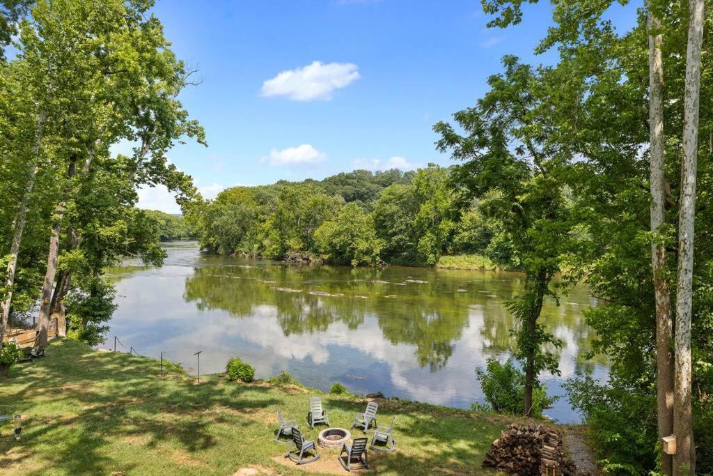 Riverside Oasis With Stunning Views, Cozy Firepit! Лурей Экстерьер фото